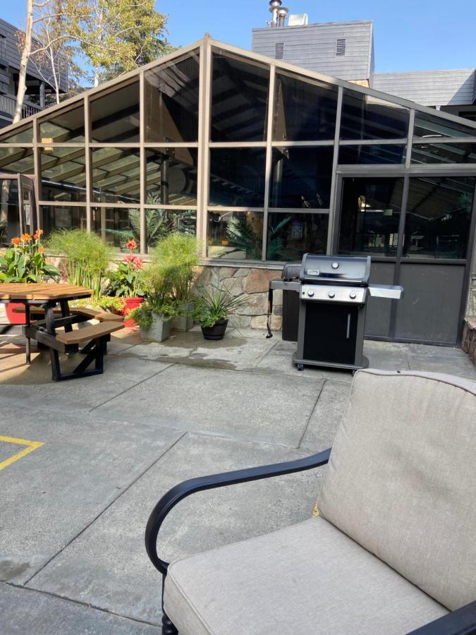 Park Regency Hotel Park City Bagian luar foto