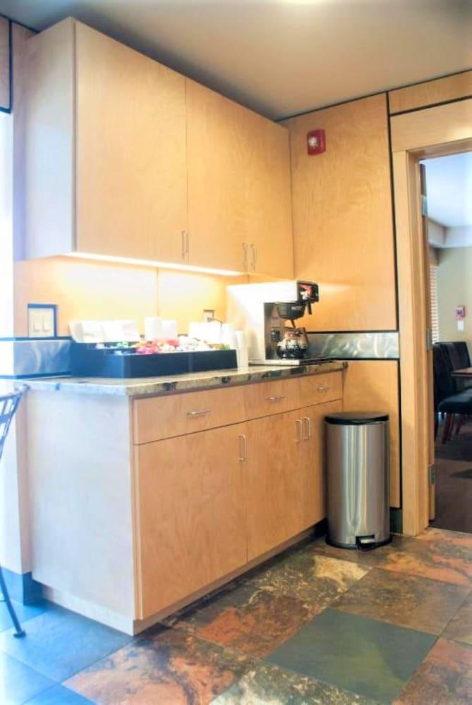 Park Regency Hotel Park City Bagian luar foto
