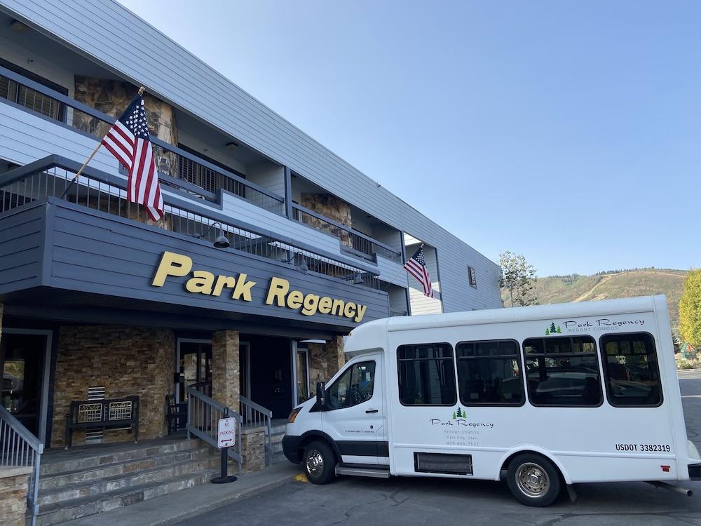 Park Regency Hotel Park City Bagian luar foto